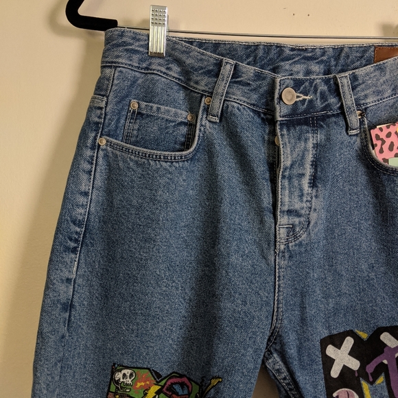 Asos x MTV Monster Raw Hem Button Fly Jean Shorts - Picture 5 of 10